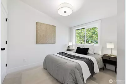 8817 Densmore Avenue N, Seattle, WA 98103 - Photo 23