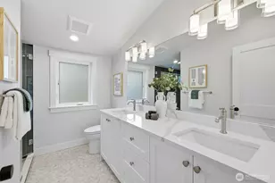 8817 Densmore Ave N, Seattle, WA 98103 - Photo 19