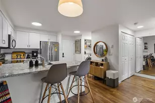 411 N 90th St, Seattle, WA 98103 - Photo 11