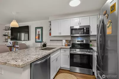 411 N 90th Street #207, Seattle, WA 98103 - Photo 9