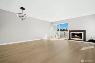 8812 20th Ave NE, Seattle, WA 98115 - Photo 3