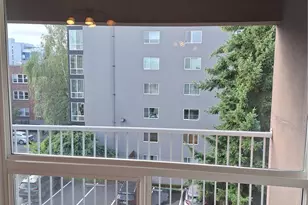 530 Melrose Ave E, Seattle, WA 98102 - Photo 9