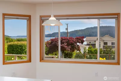 6404 Warren Street, Anacortes, WA 98221 - Photo 5