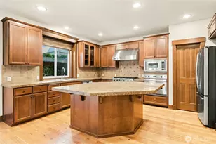 1131 236th Pl NE, Sammamish, WA 98074 - Photo 7