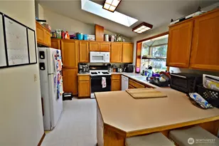 12012 115th Ave Ct E, Puyallup, WA 98374 - Photo 3
