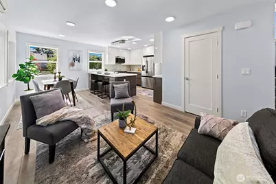 332 NE Elk Place, Seattle, WA 98115 - Photo 3