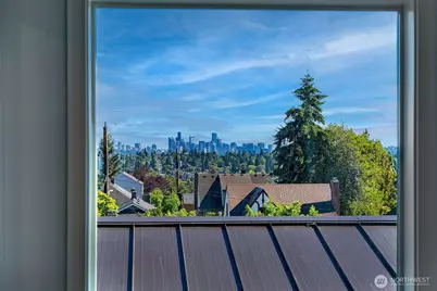 332 NE Elk Place, Seattle, WA 98115 - Photo 13