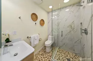 330 NE Elk Pl, Seattle, WA 98115 - Photo 13