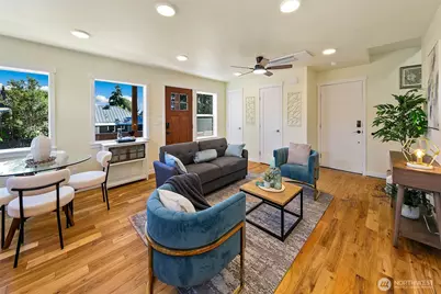 330 NE Elk Place, Seattle, WA 98115 - Photo 5