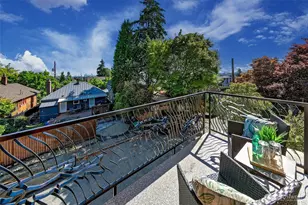 330 NE Elk Pl, Seattle, WA 98115 - Photo 15