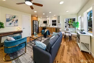 330 NE Elk Pl, Seattle, WA 98115 - Photo 7