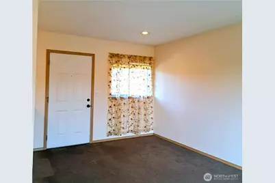 6329 16 Avenue NE #1, Seattle, WA 98115 - Photo 3