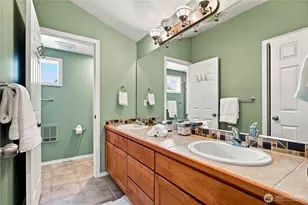12307 10th Pl NE, Seattle, WA 98125 - Photo 13