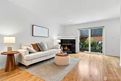 12307 10th Place NE #Unit C, Seattle, WA 98125 - Photo 3