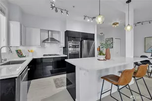 530 4th Ave W, Seattle, WA 98119 - Photo 7