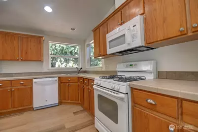 5323 W Eagle Lane SW, Olympia, WA 98512 - Photo 11