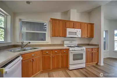 5323 W Eagle Lane SW, Olympia, WA 98512 - Photo 9