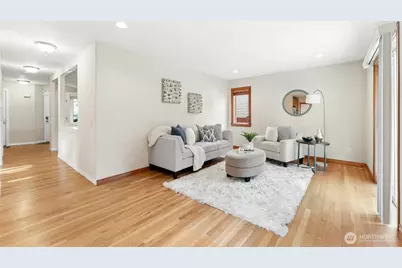 723 N 198th Street, Shoreline, WA 98133 - Photo 11