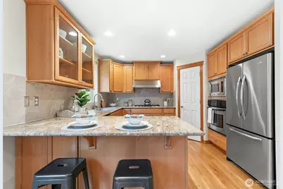 723 N 198th Street, Shoreline, WA 98133 - Photo 7