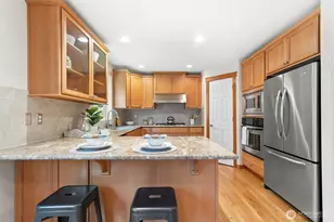 723 N 198th St, Shoreline, WA 98133 - Photo 7