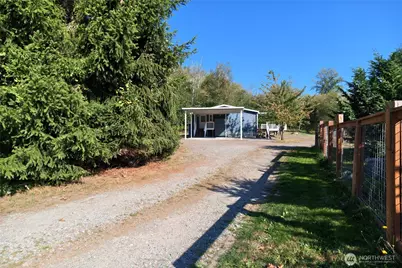 1877 Old Hwy 99 North Road, Burlington, WA 98233 - Photo 3