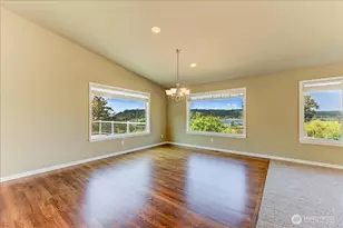 8170 Cultus Dr, Clinton, WA 98236 - Photo 11