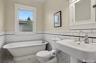 2833 NW 69th St, Seattle, WA 98117 - Photo 13