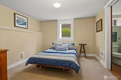 2833 NW 69th Street, Seattle, WA 98117 - Photo 31