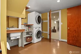 2833 NW 69th St, Seattle, WA 98117 - Photo 21