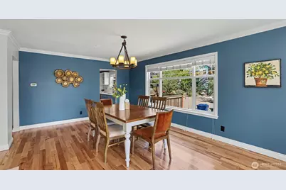 1326 N 40th Street, Seattle, WA 98103 - Photo 9