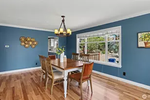 1326 N 40th St, Seattle, WA 98103 - Photo 9