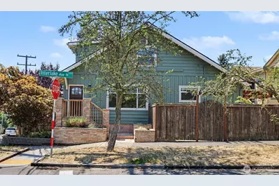 1326 N 40th Street, Seattle, WA 98103 - Photo 3