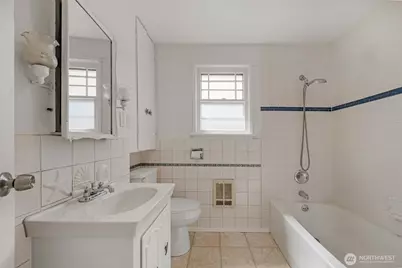 4721 21st Avenue SW, Seattle, WA 98106 - Photo 9