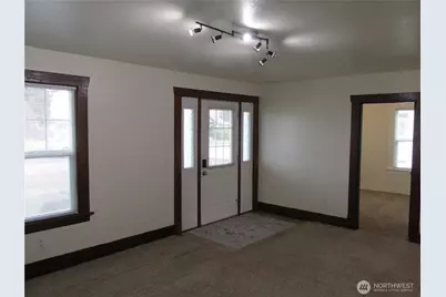 110 & 114 E Hazel Avenue, Burlington, WA 98233 - Photo 3