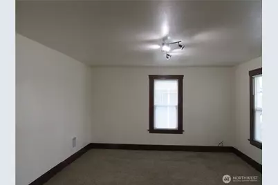 110 & 114 E Hazel Avenue, Burlington, WA 98233 - Photo 5