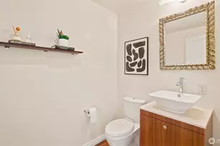 500 106th Ave NE, Bellevue, WA 98004 - Photo 17