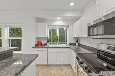 10025 9th Avenue W #E102, Everett, WA 98204 - Photo 9