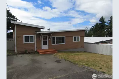 2211 NE 7th Street, Renton, WA 98056 - Photo 1