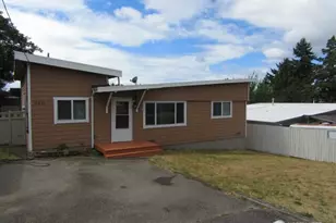 2211 NE 7th St, Renton, WA 98056 - Photo 1