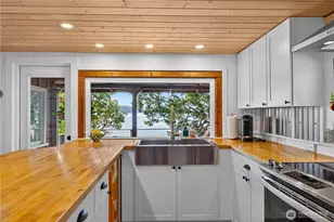 18274 Capet Zalsiluce Rd, La Conner, WA 98257 - Photo 13