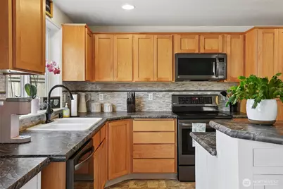 1601 E 4th Way, La Center, WA 98629 - Photo 11