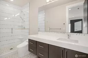 9206 NE 24th St, Clyde Hill, WA 98004 - Photo 17