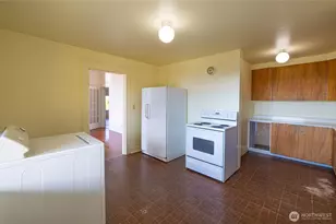 917 13th St, Bellingham, WA 98225 - Photo 11