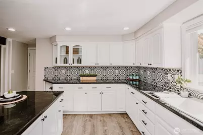 1052 E Robinhood Drive, Arlington, WA 98223 - Photo 17