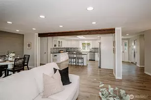 1052 E Robinhood Dr, Arlington, WA 98223 - Photo 9