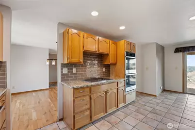 290 Trails End Lane, Yakima, WA 98903 - Photo 11
