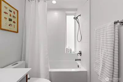 637 13th Avenue E, Seattle, WA 98102 - Photo 23