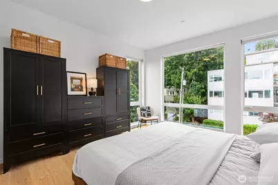 637 13th Avenue E, Seattle, WA 98102 - Photo 25