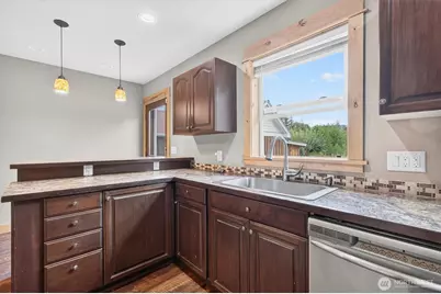320 Roake Avenue NE, Castle Rock, WA 98611 - Photo 17