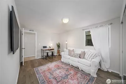 1305 NE 55th Street, Seattle, WA 98105 - Photo 17